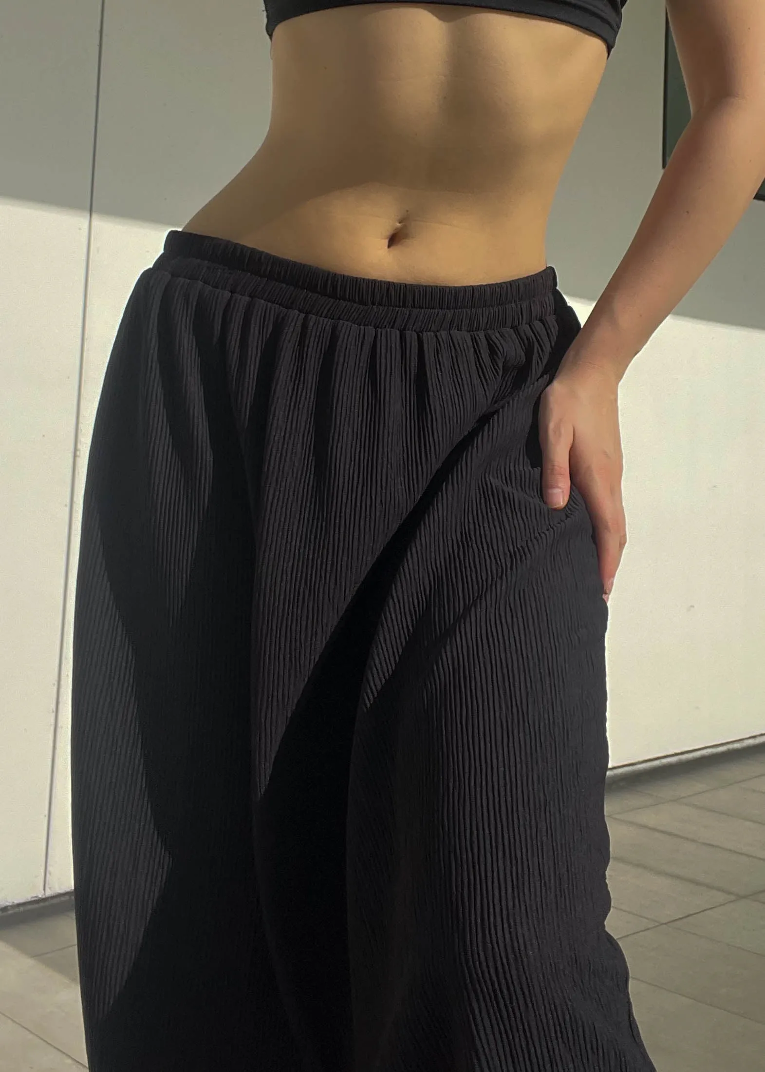 80’s Black Maxi Skirt (M)