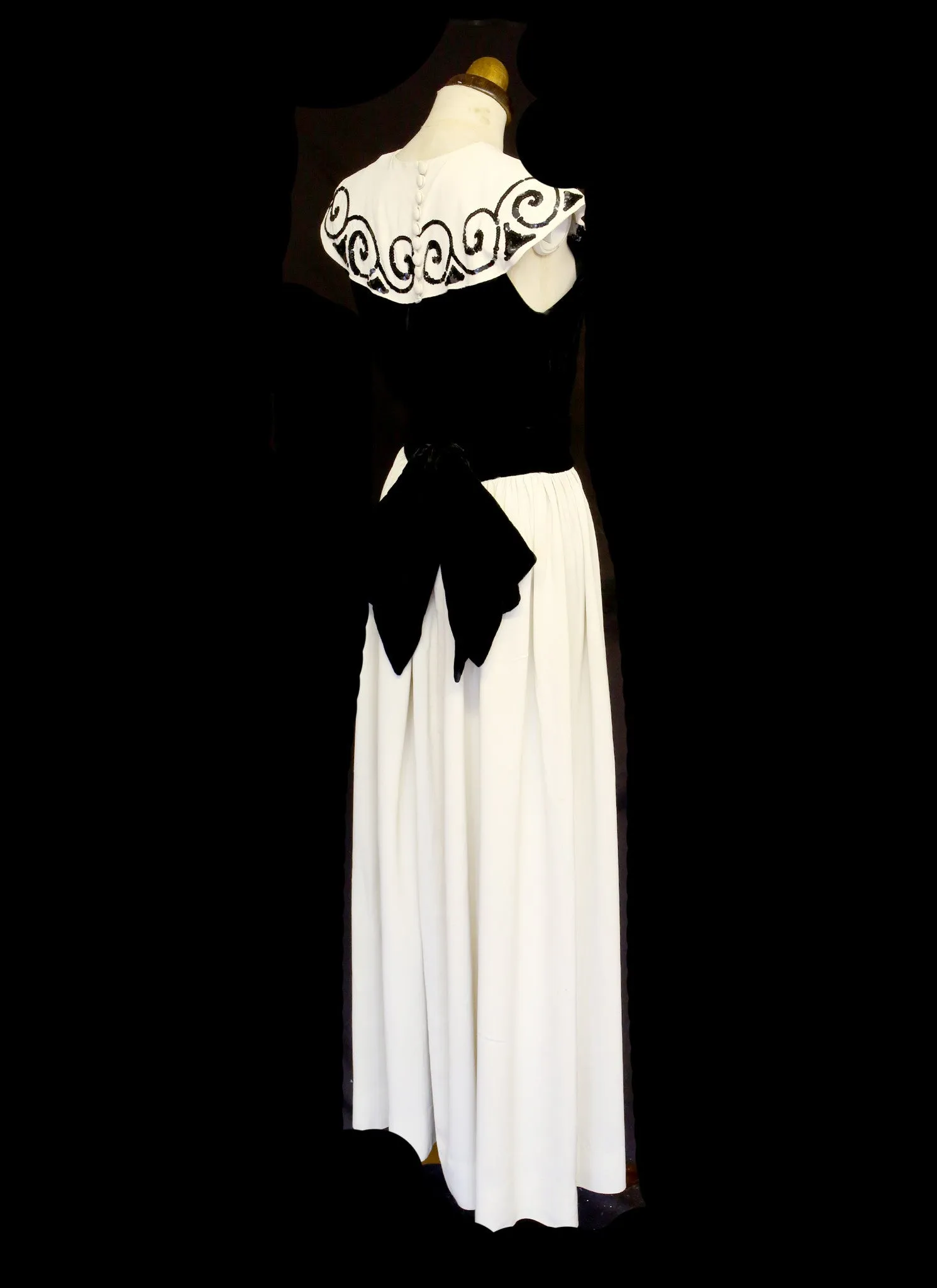 RESERVED Vintage 1940s Monochrome Velvet Crepe Dress