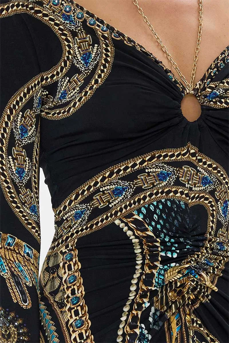 RUCHED JERSEY DRESS W/ CHAIN
