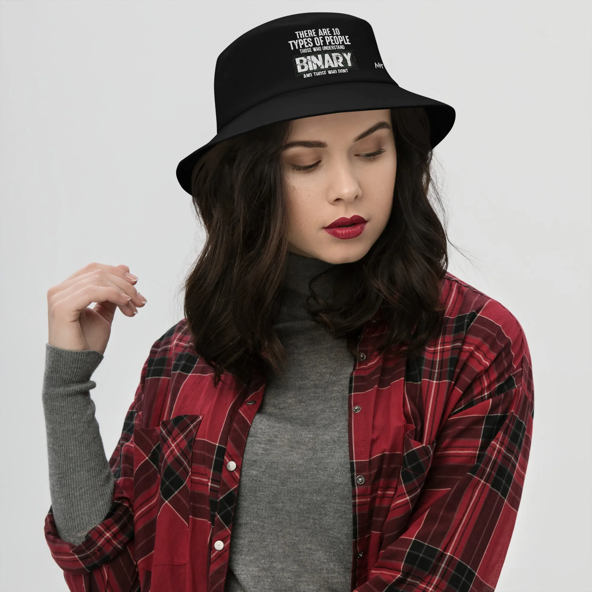 There are 10 types of people - Bucket Hat