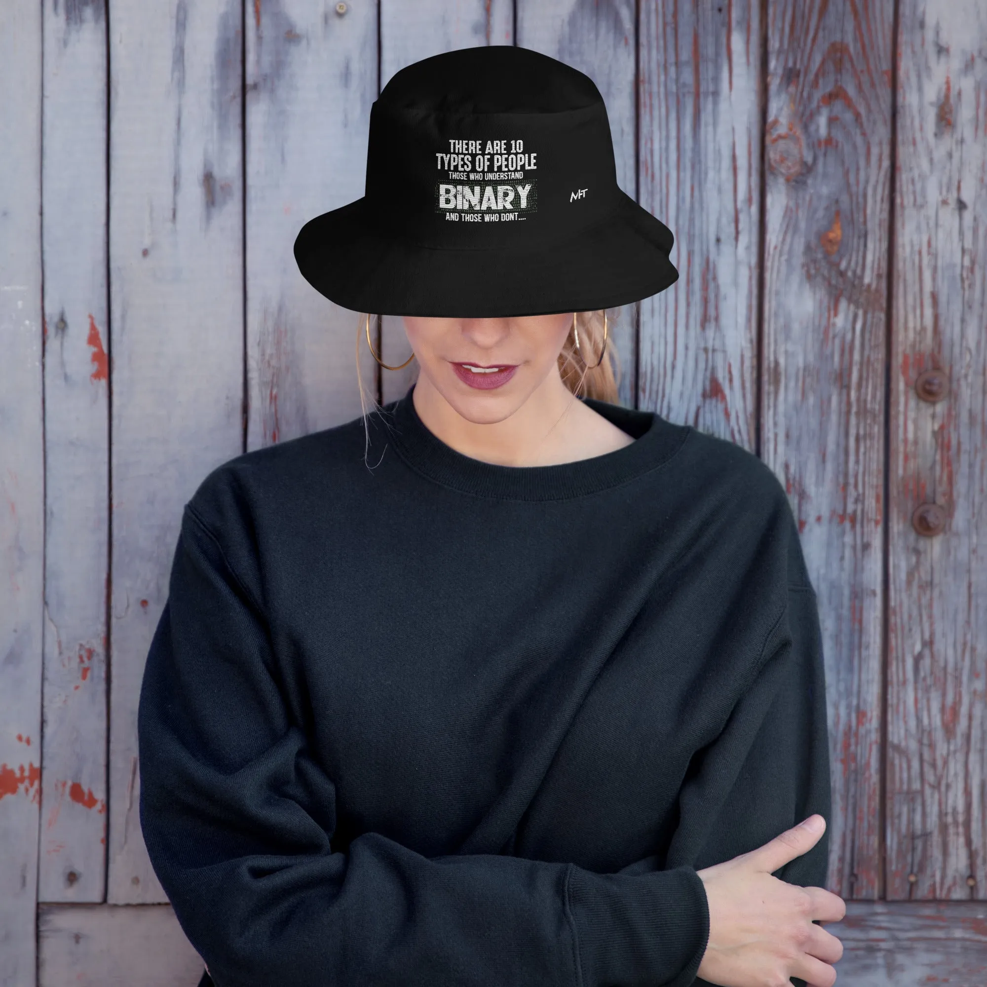 There are 10 types of people - Bucket Hat