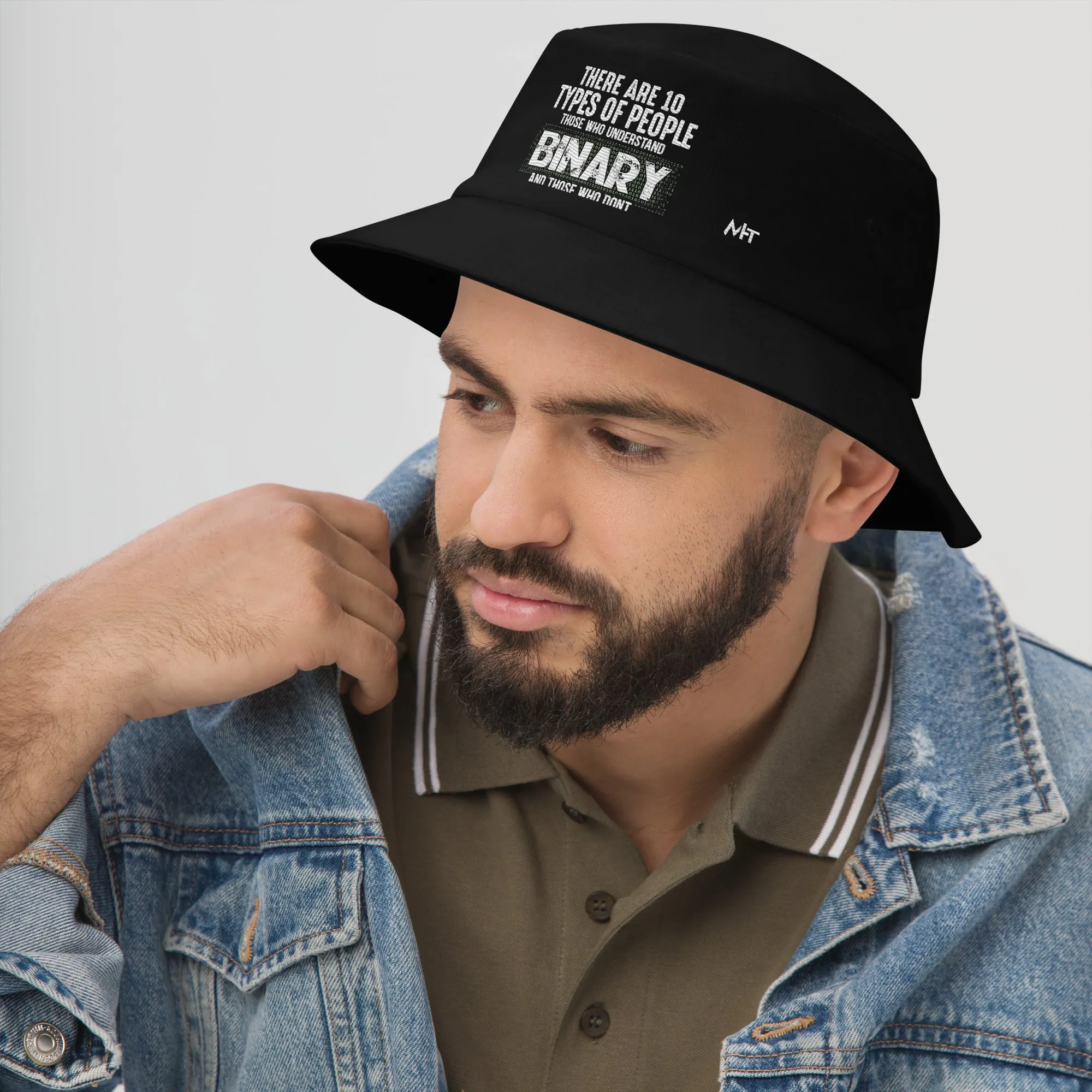 There are 10 types of people - Bucket Hat