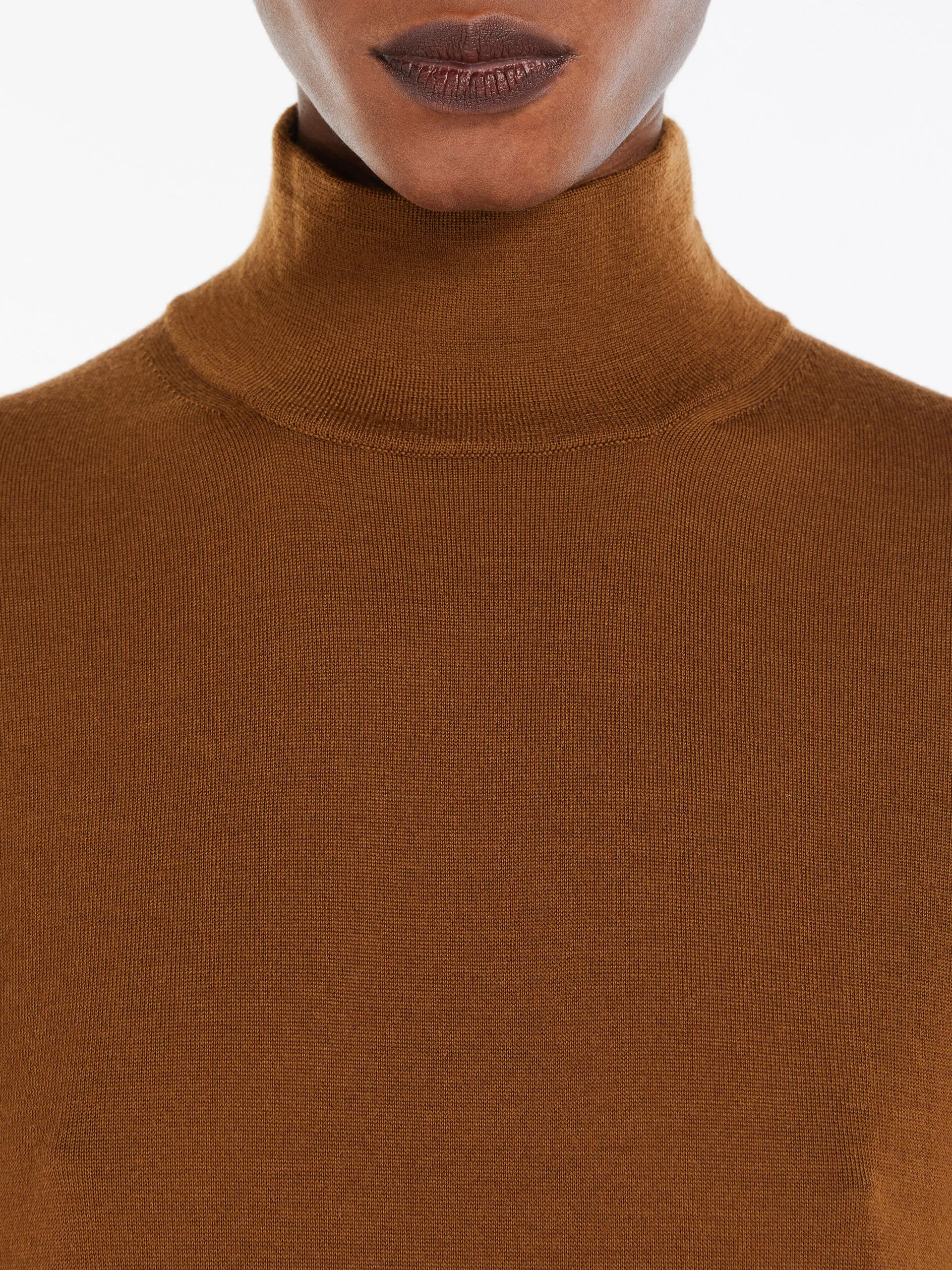 Wool knit turtleneck jumper