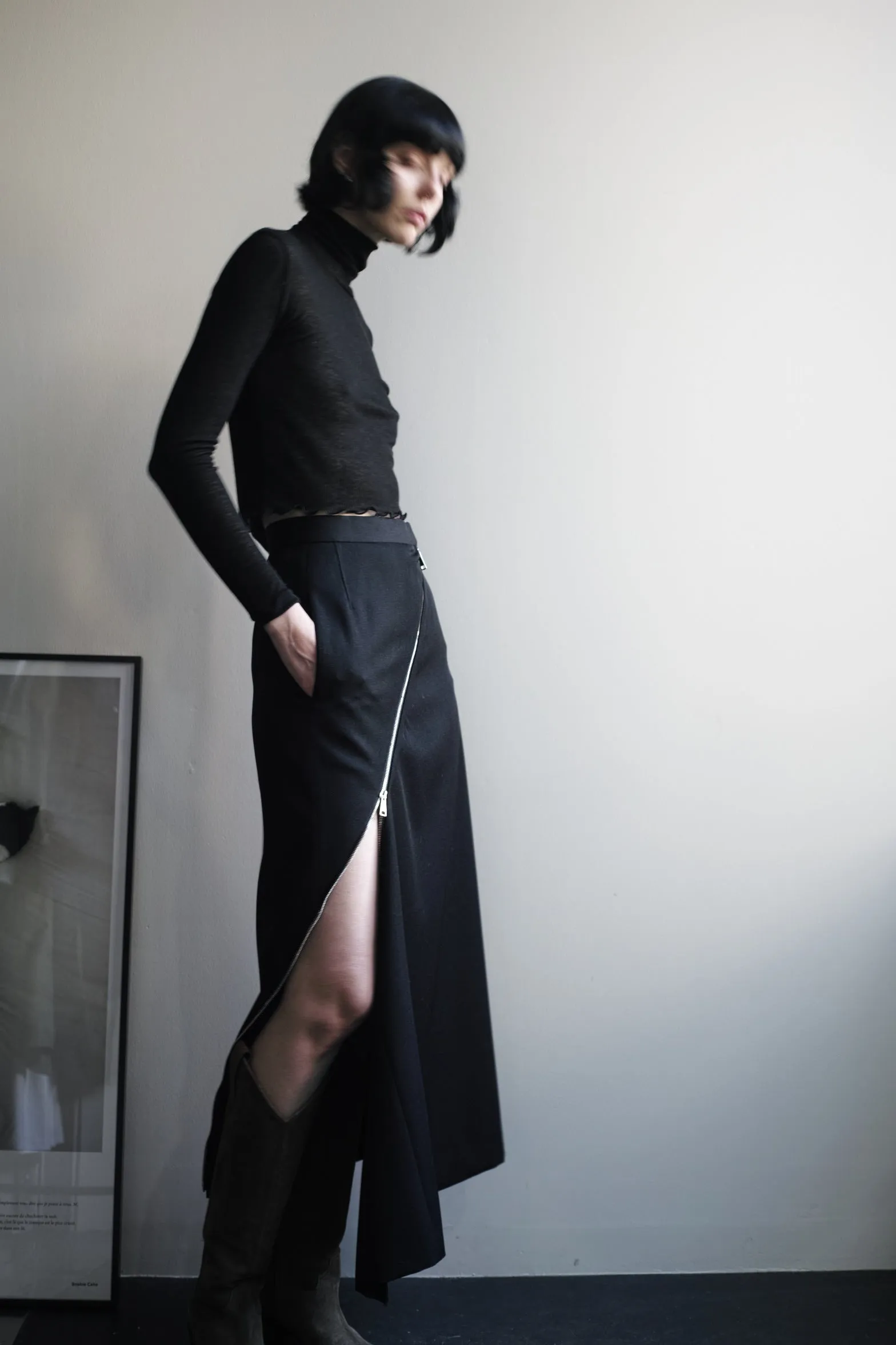 ZIP-DETAIL LONG SKIRT